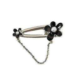grunge aesthetic hair clip boogzel apparel