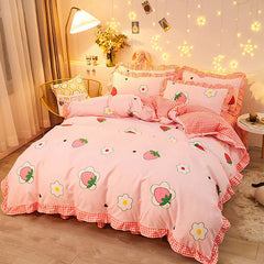 Strawberry Aesthetic Bedding Set 🍓 boogzel apparel