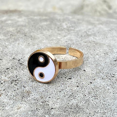 Yin Yang Anxiety Ring - boogzel apparel