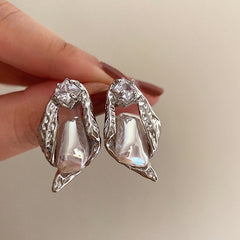 Pure Flirting Pearl Earrings - aesthetic ewelry - boogzel clothing