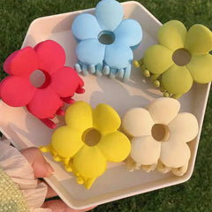 y2k flower hair clip boogzel clothing