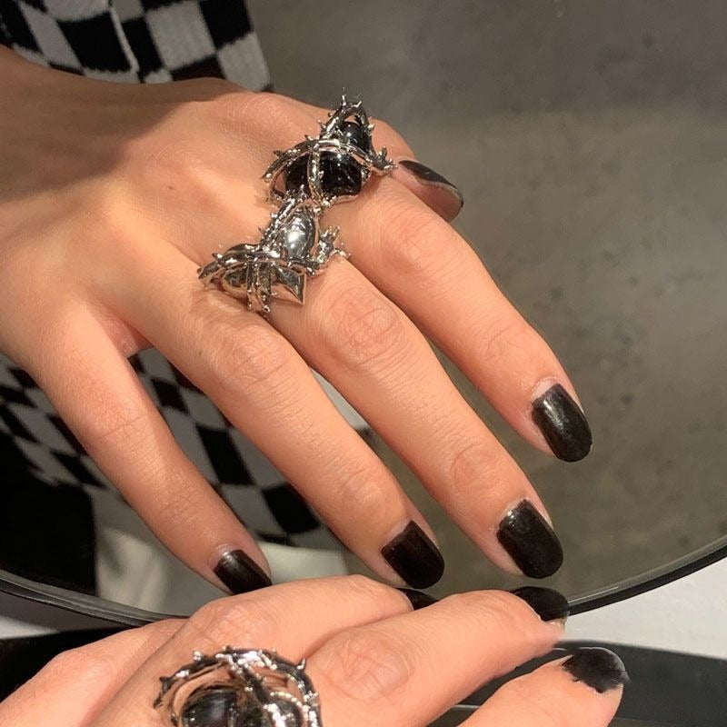 Barb Wide Heart Ring boogzel apparel