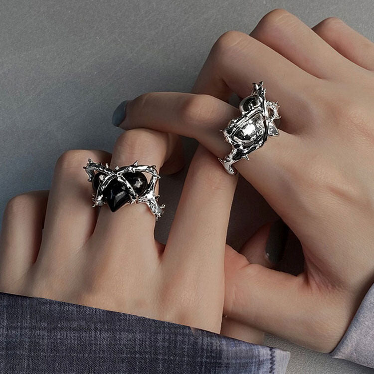 Barb Wide Heart Ring boogzel apparel