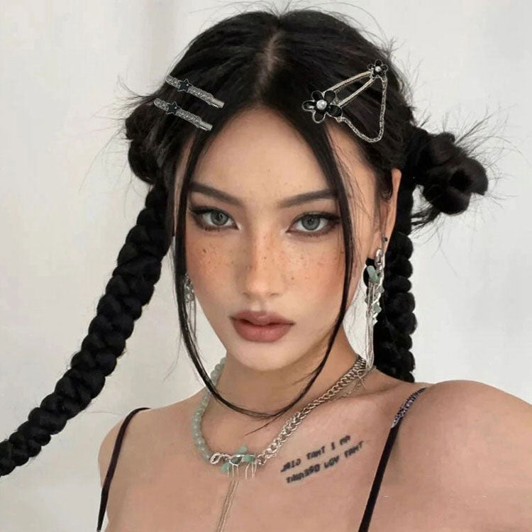 grunge aesthetic hair clip boogzel apparel