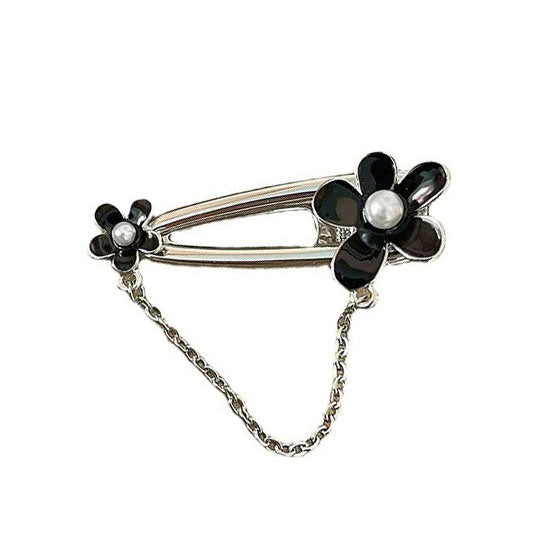 grunge aesthetic hair clip boogzel apparel