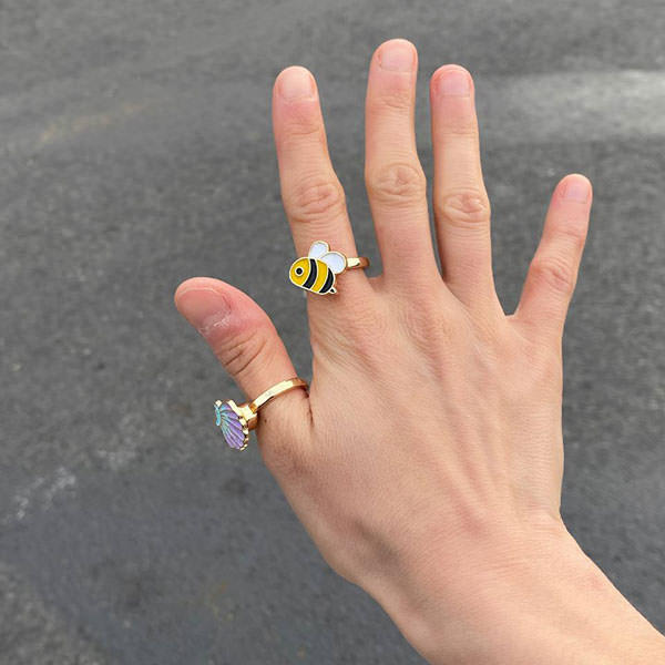 bee anxiety spinning ring boogzel apparel