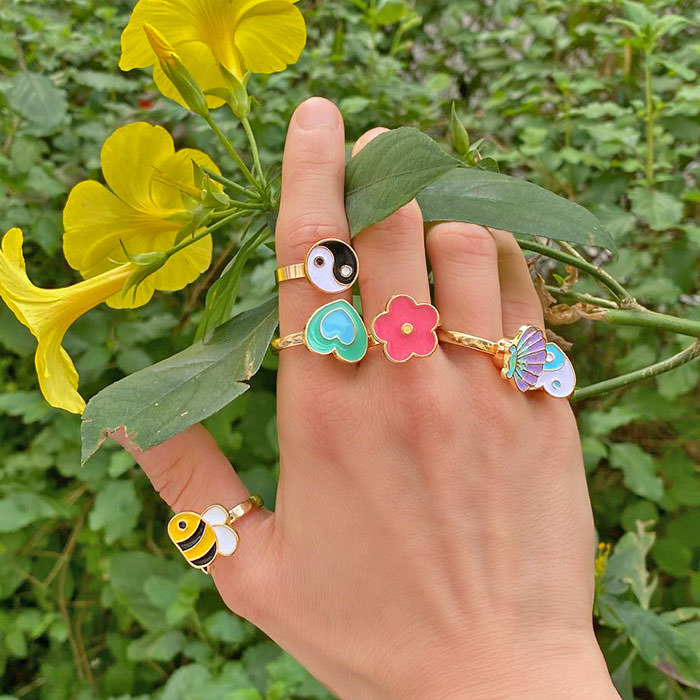 bee anxiety spinning ring boogzel apparel