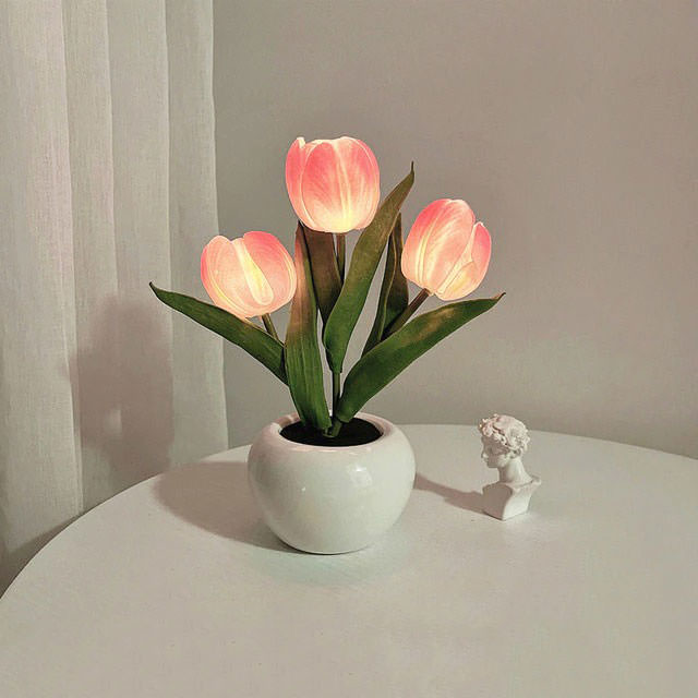 LED Tulip Table Lamp boogzel apparel