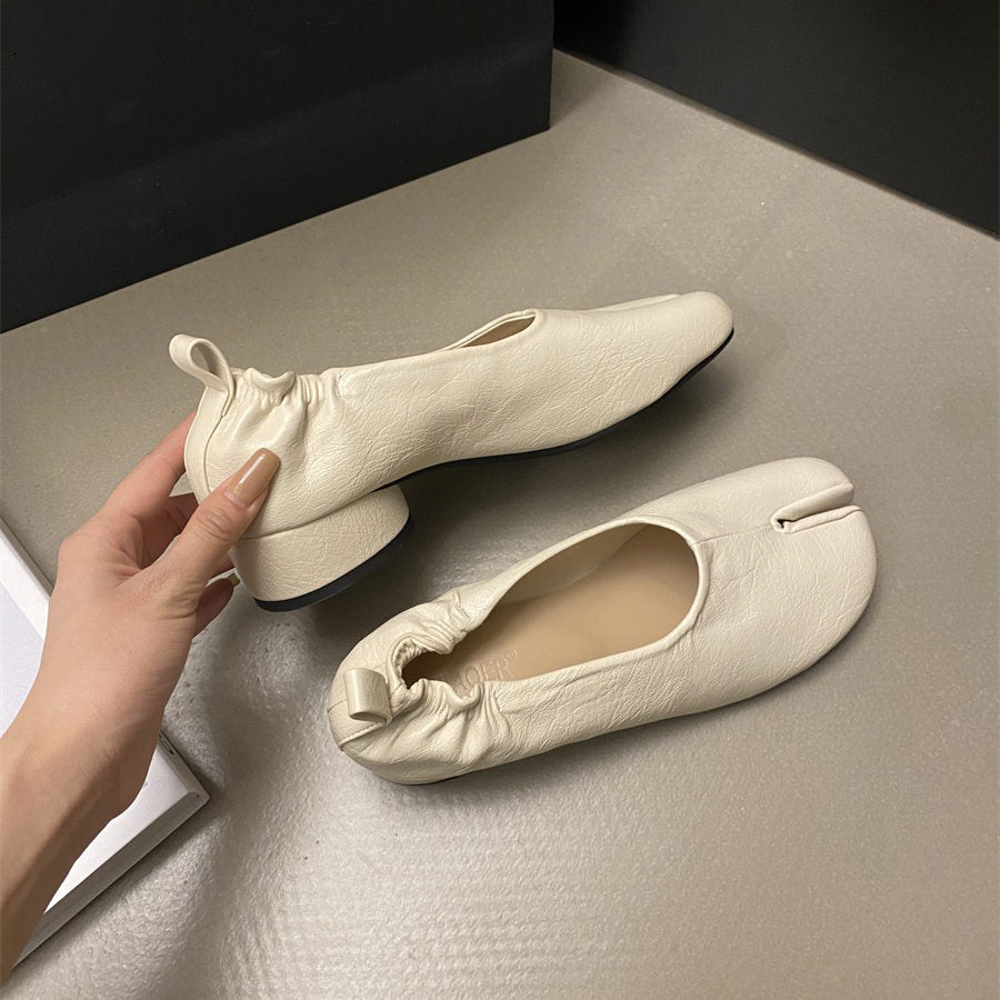 Leather ballet flats featuring a split toe tabi design and a gathered detail - boogzel clothing