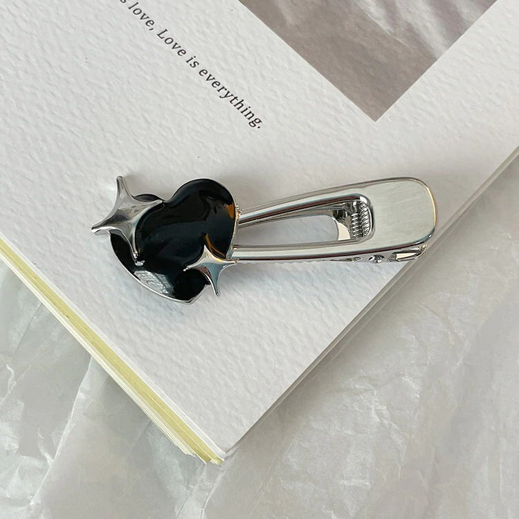 grunge aesthetic hair clip boogzel apparel