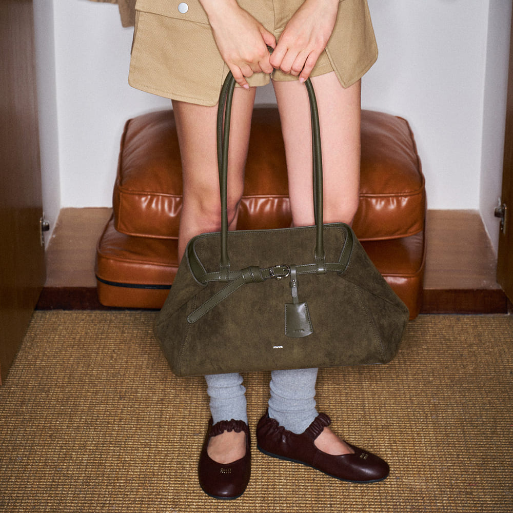 aesthetic New York style shoulder bag boogzel clothing