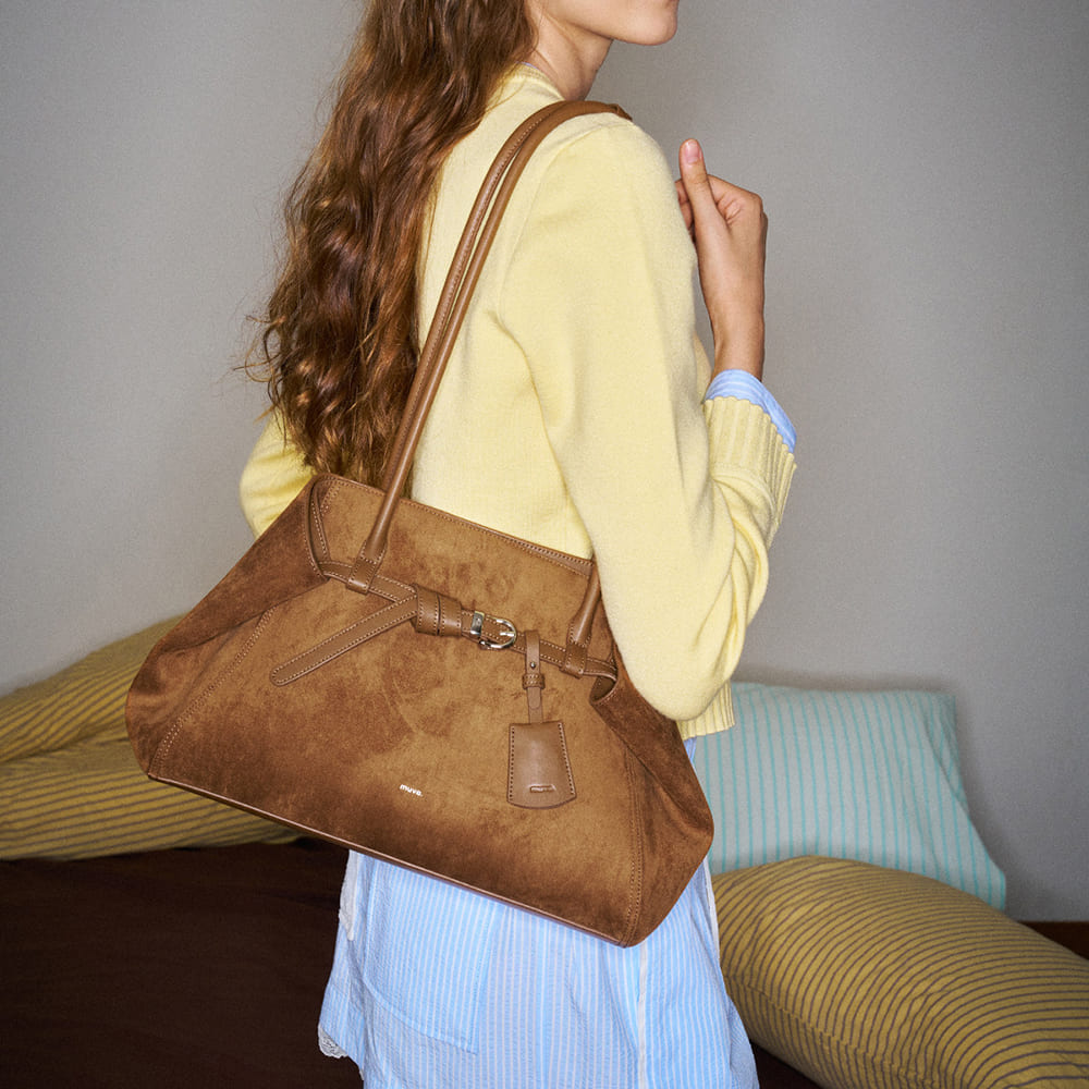 aesthetic New York style shoulder bag boogzel clothing
