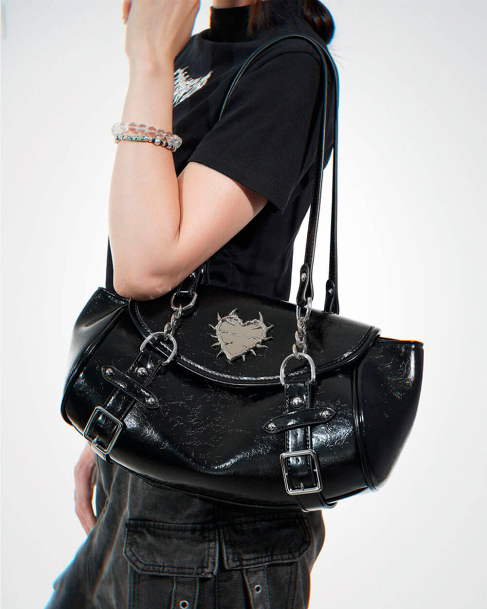 aesthetic grunge spiked heart plaid bag boogzel clothing