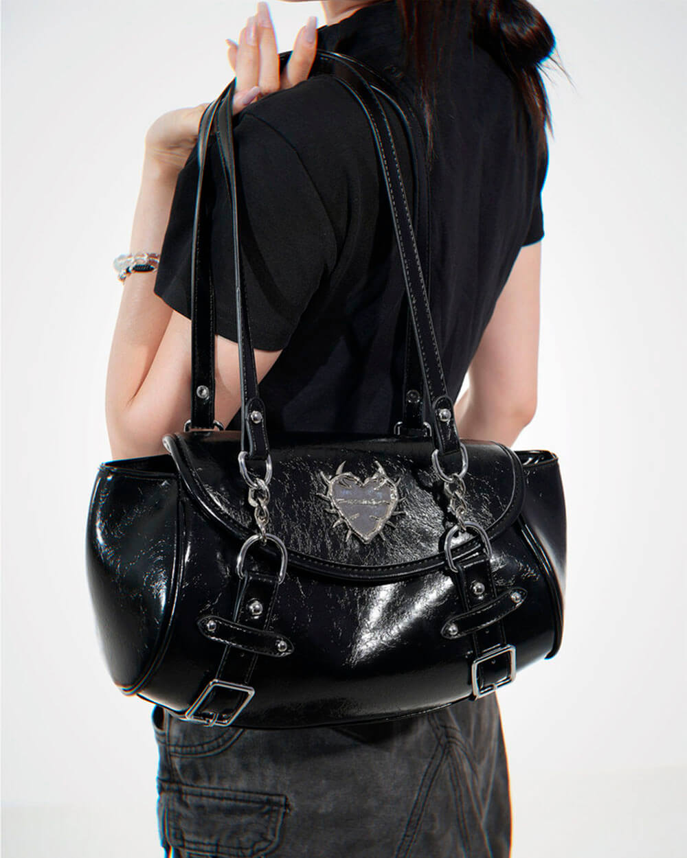 aesthetic grunge spiked heart plaid bag boogzel clothing