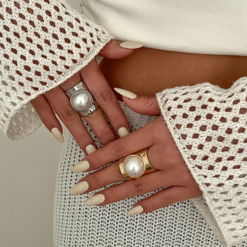 aesthetic pearl chunky ring boogzel clothing