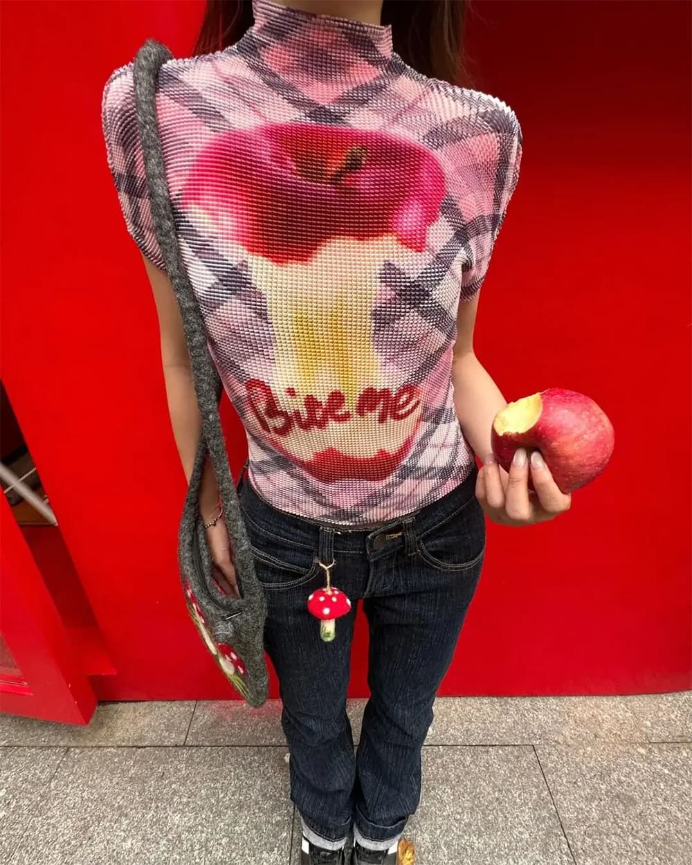apple core print y2k baby tee boogzel clothing