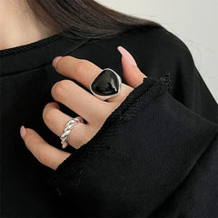 black heart chunky ring boogzel clothing