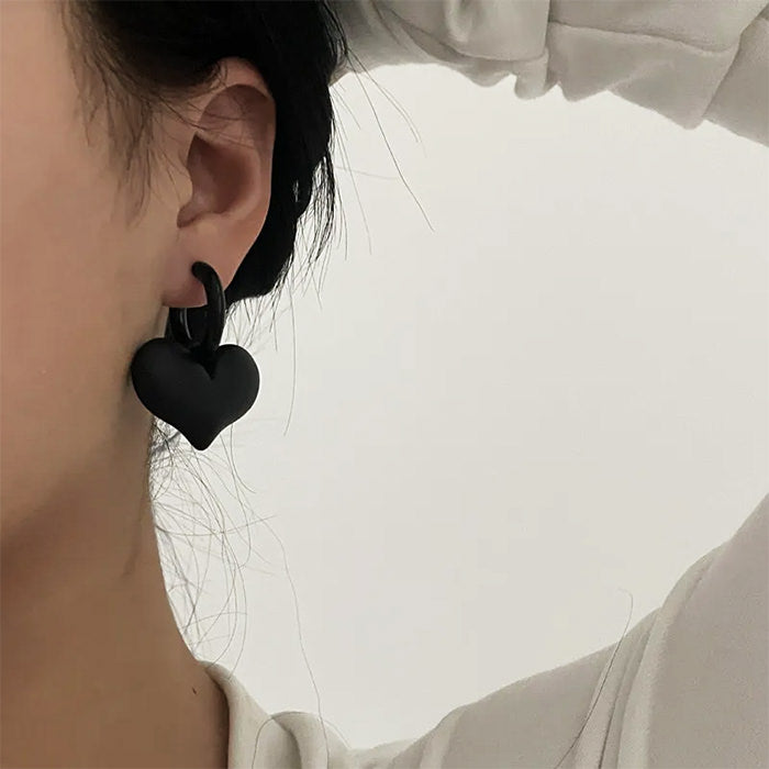 black heart pendant earrings boogzel clothing