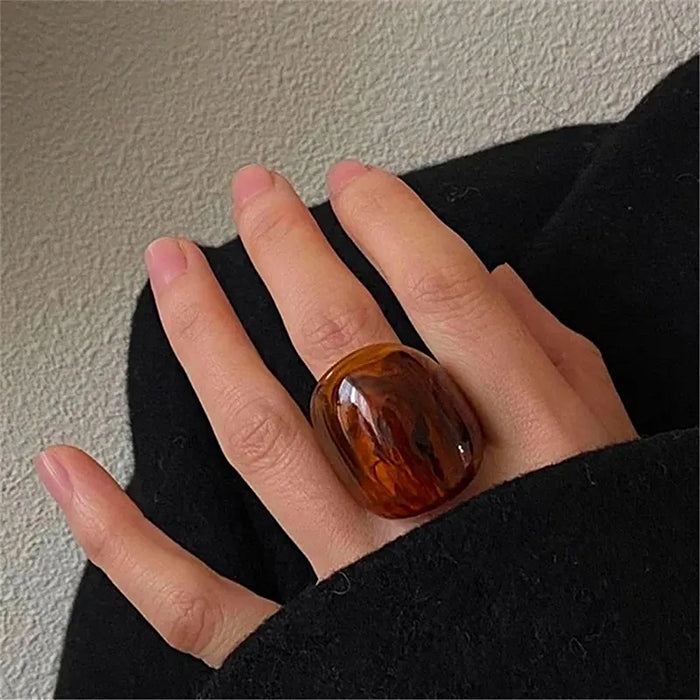brown chunky ring boogzel clothing