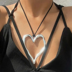 chunky heart necklace boogzel