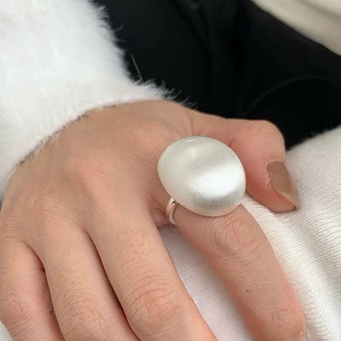 chunky pearl ring boogzel clothing