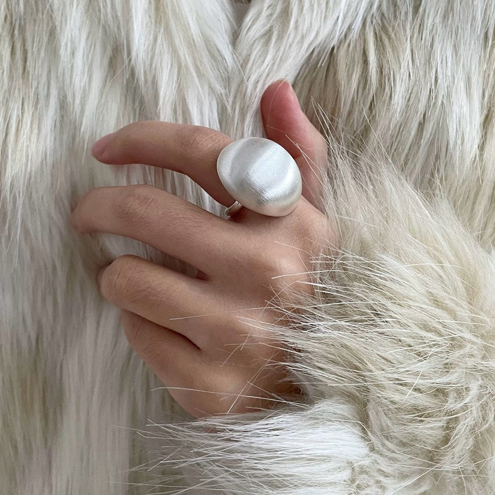 chunky pearl ring boogzel clothing