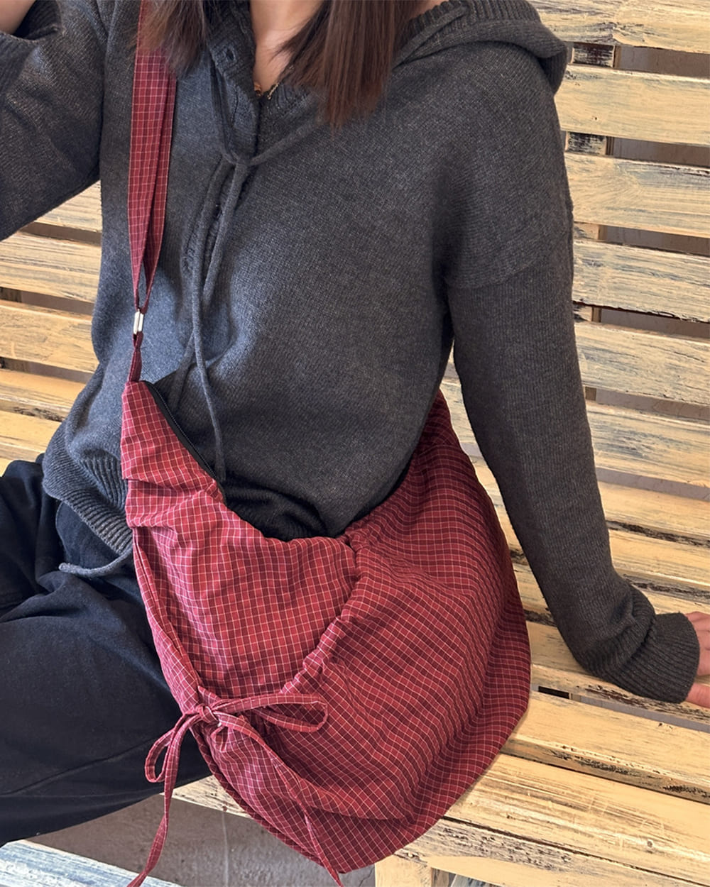 downtown girl plaid shoulder bag boogzel clothing
