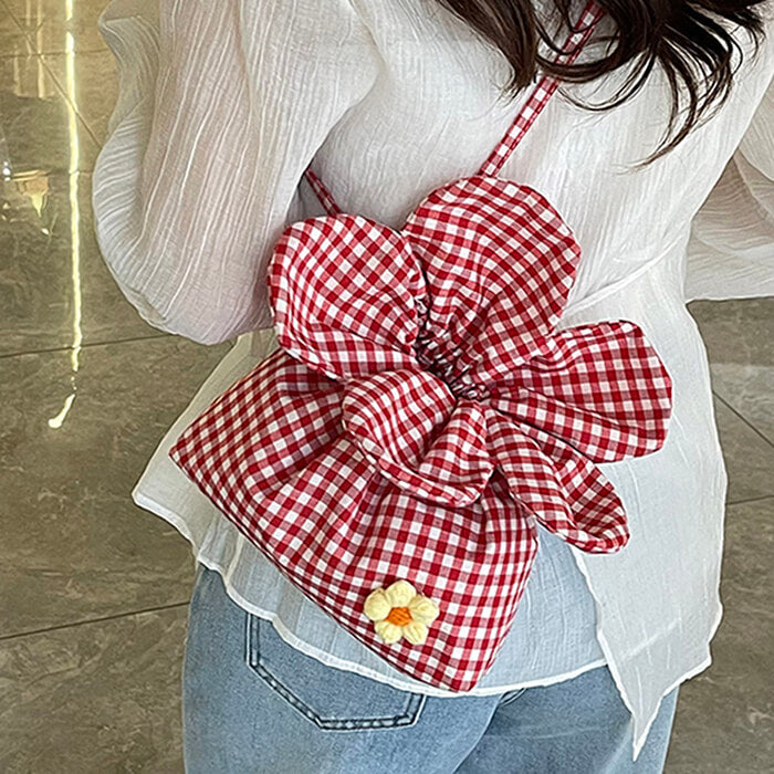 flower shaped mini bag boogzel clothing