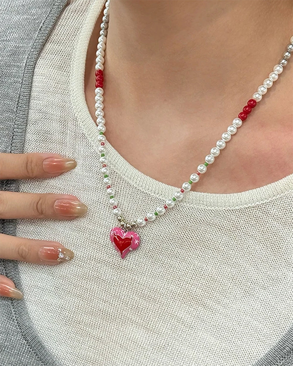 heart beaded necklace boogzel clothing