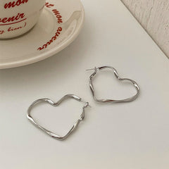 Treat yourself to a little minimalistic love with these chic Minimalist Aesthetic Heart Earrings!
