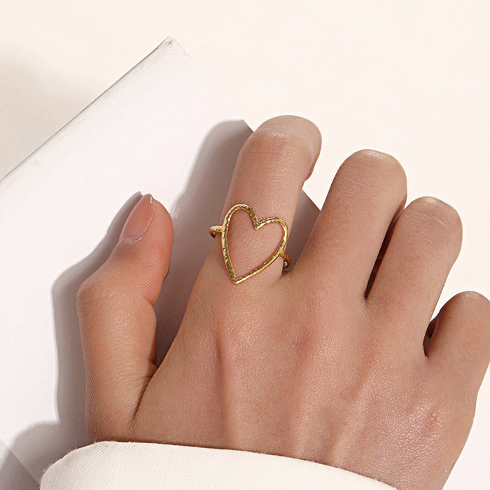minimalist heart ring boogzel clothing