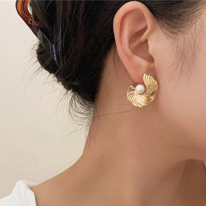 ocean whisper shell earrings boogzel clothing