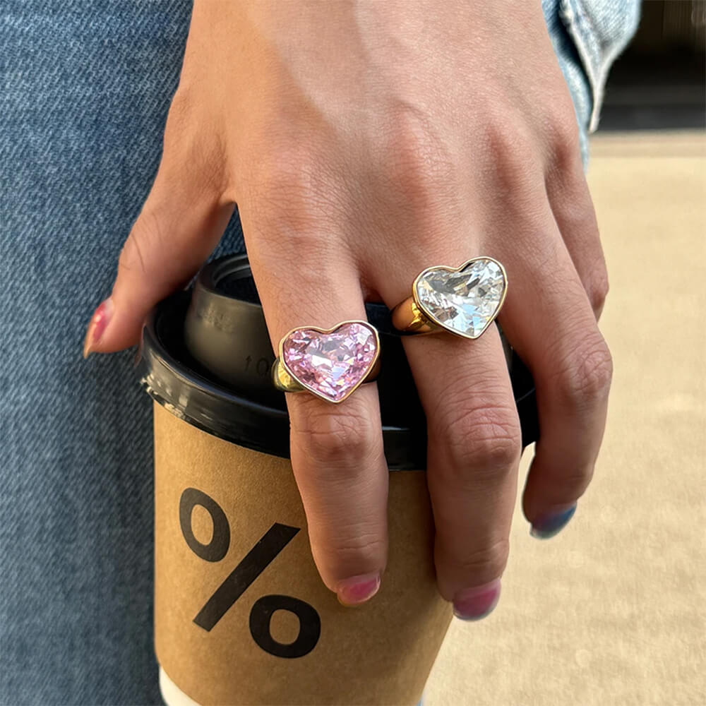 oversized heart ring boogzel clothing