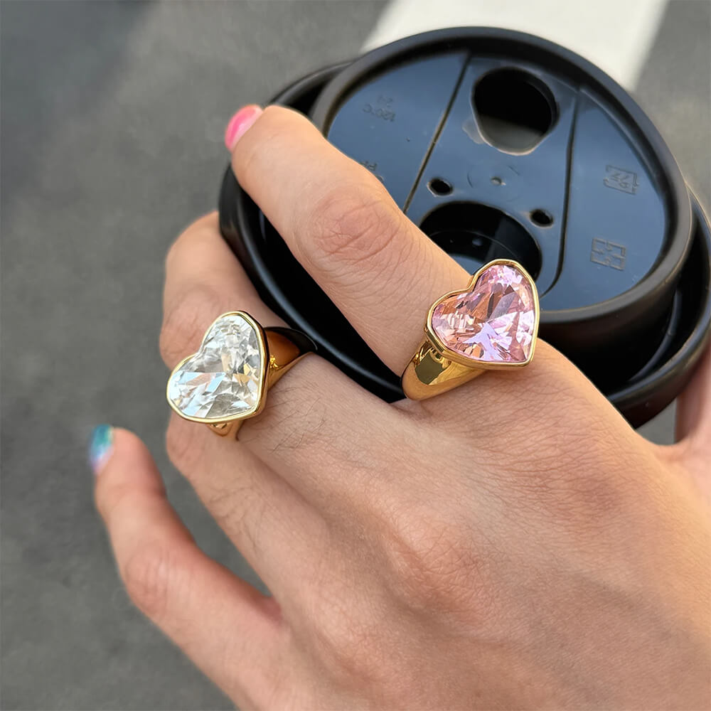 oversized heart ring boogzel clothing
