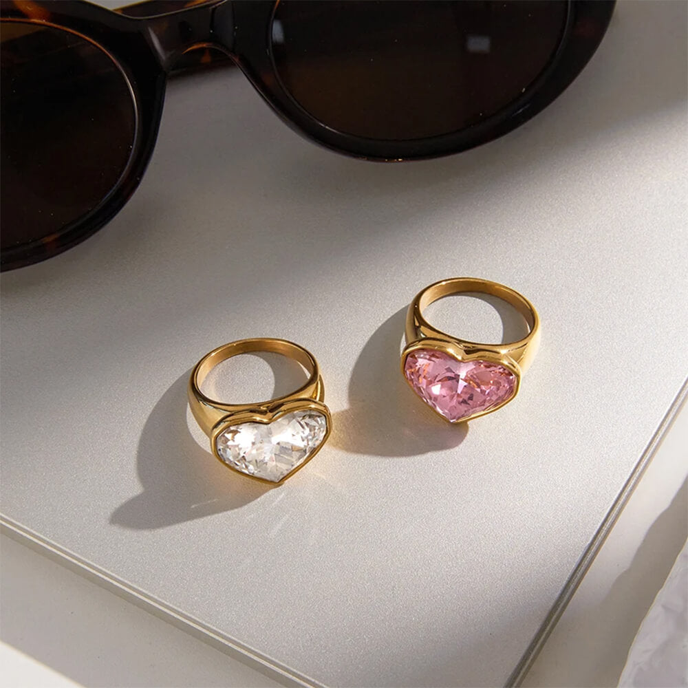 oversized heart ring boogzel clothing