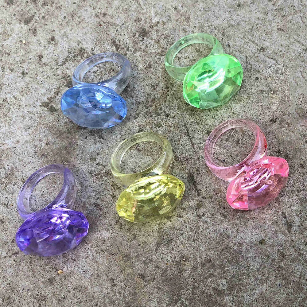 plastic diamond indie ring boogzel clothing