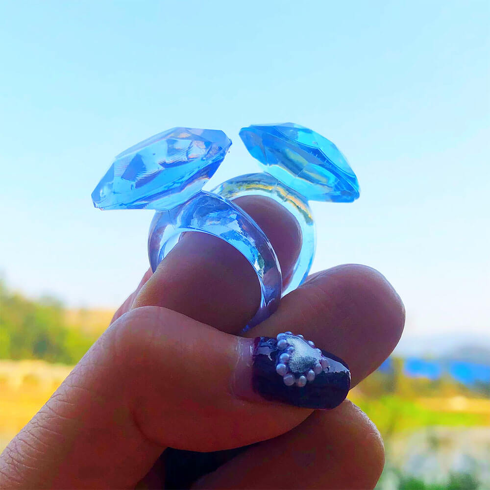 plastic diamond indie ring boogzel clothing