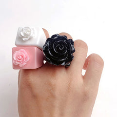 rose chunky ring boogzel clothing