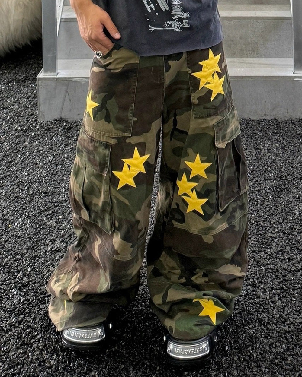 star patch camo cargo pants boogzel clothing