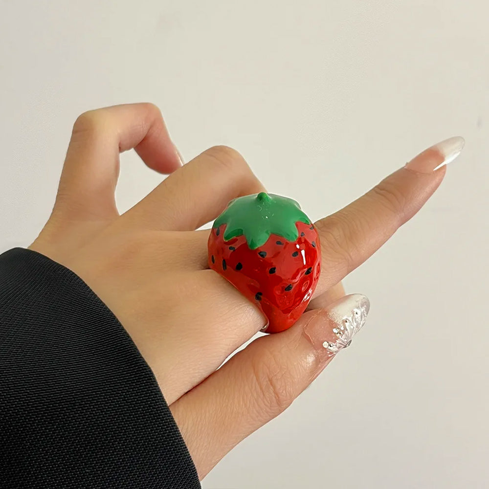 strawberry chunky ring boogzel clothing