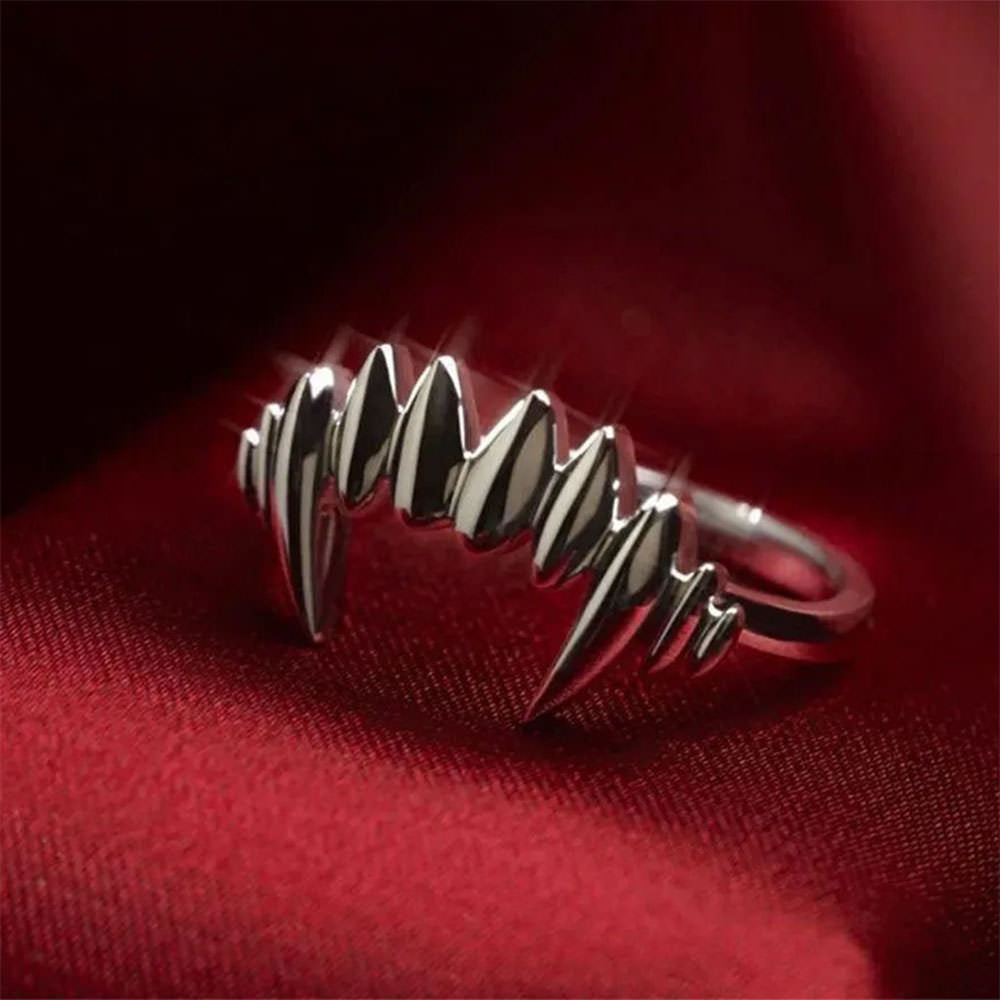 vampire teeth ring boogzel clothing